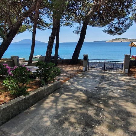 Martinšćica Sidus Maris, Spacious Seaside Apartment With Free Parking מראה חיצוני תמונה