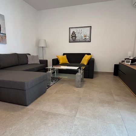 Martinšćica Sidus Maris, Spacious Seaside Apartment With Free Parking מראה חיצוני תמונה