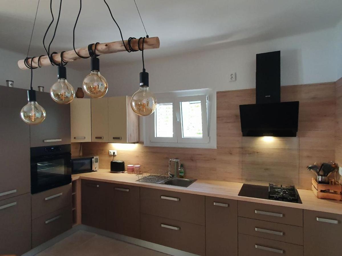 Martinšćica Sidus Maris, Spacious Seaside Apartment With Free Parking מראה חיצוני תמונה
