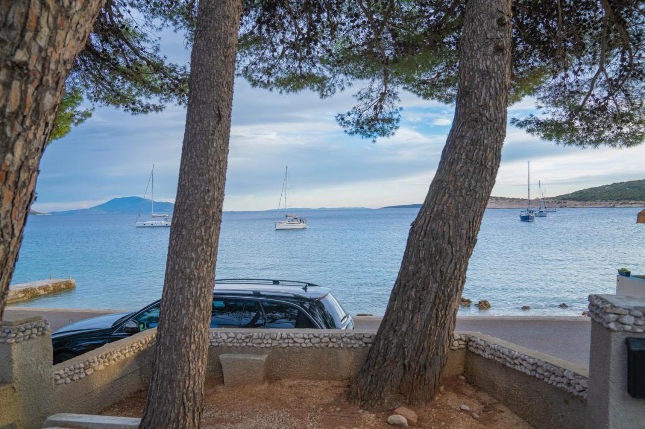 Martinšćica Sidus Maris, Spacious Seaside Apartment With Free Parking מראה חיצוני תמונה