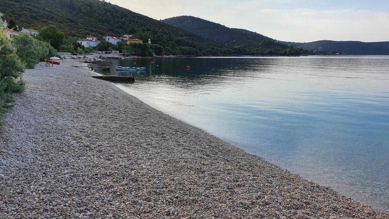 Martinšćica Sidus Maris, Spacious Seaside Apartment With Free Parking מראה חיצוני תמונה