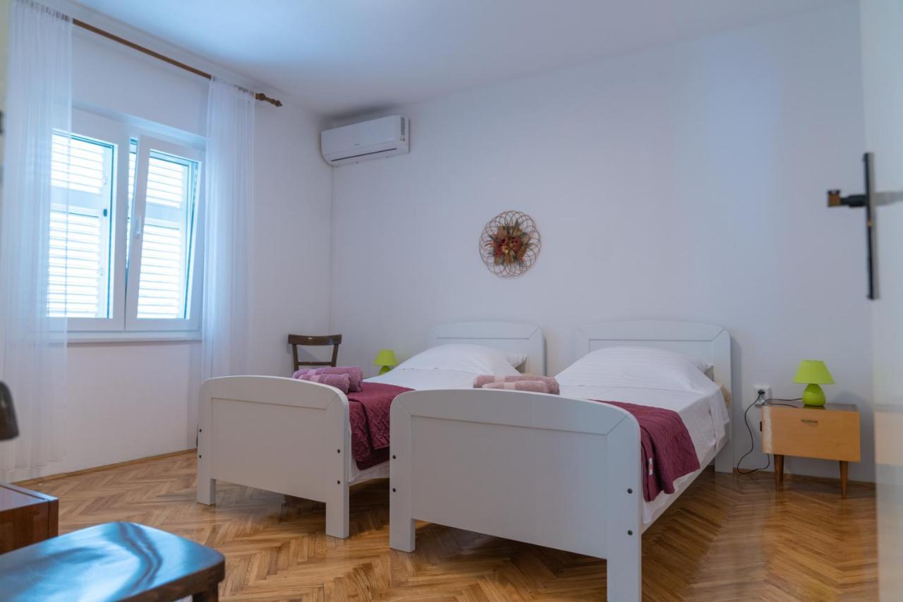 Martinšćica Sidus Maris, Spacious Seaside Apartment With Free Parking מראה חיצוני תמונה
