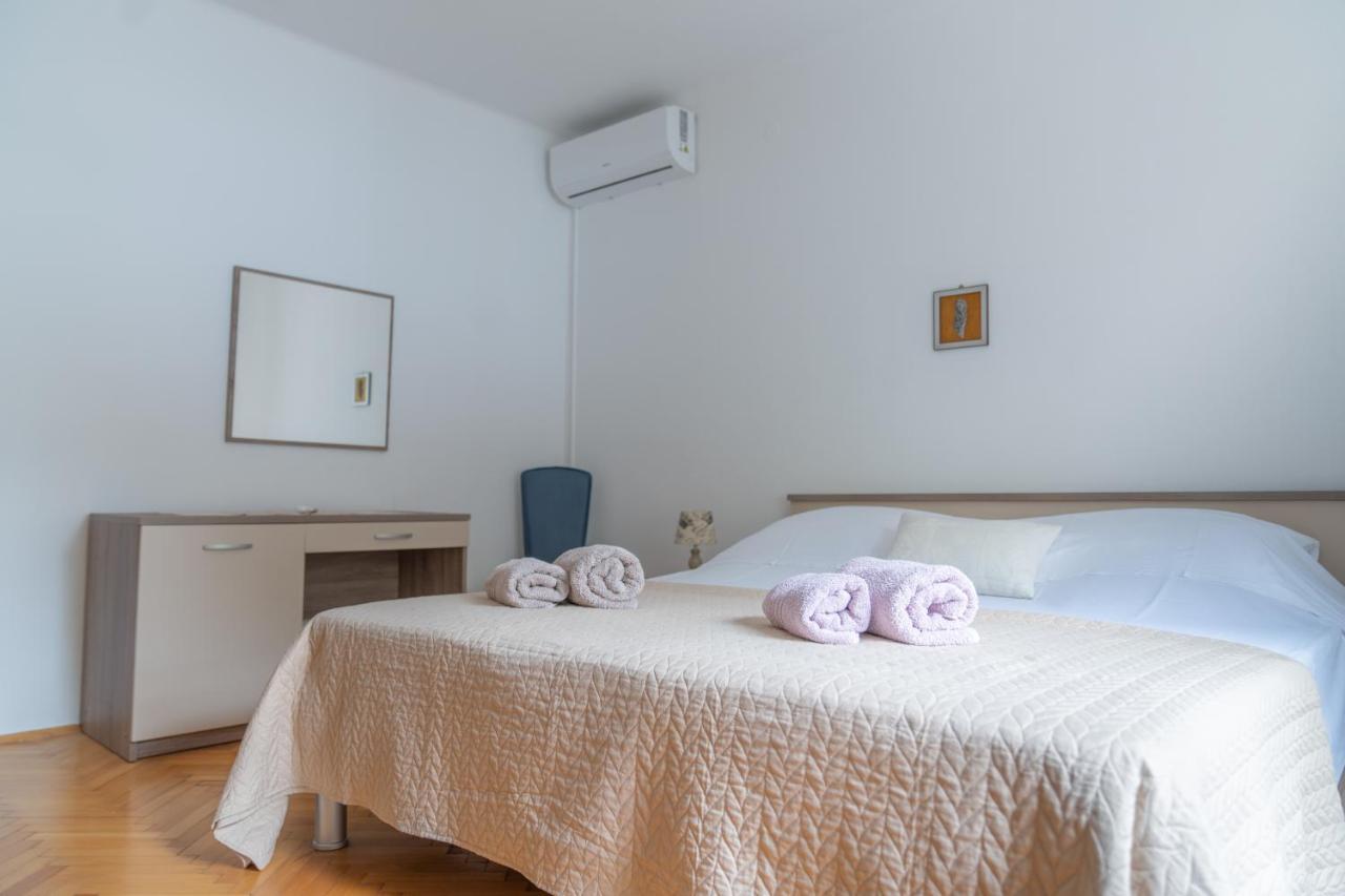 Martinšćica Sidus Maris, Spacious Seaside Apartment With Free Parking מראה חיצוני תמונה