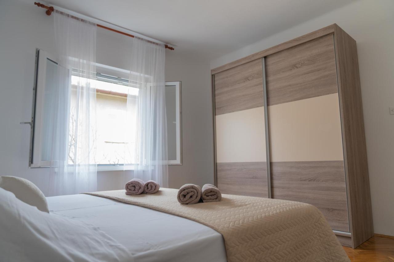Martinšćica Sidus Maris, Spacious Seaside Apartment With Free Parking מראה חיצוני תמונה