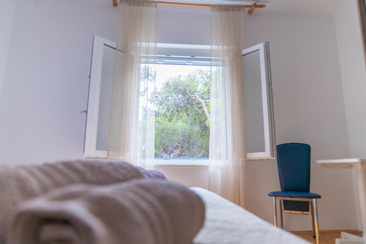Martinšćica Sidus Maris, Spacious Seaside Apartment With Free Parking מראה חיצוני תמונה